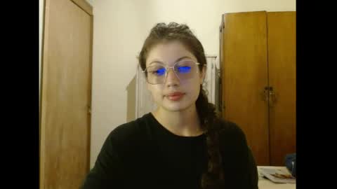 sweetcalm_ online show from April 14, 2026, 5:02 am