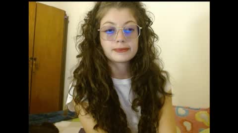 sweetcalm_ online show from May 20, 2026, 4:29 am
