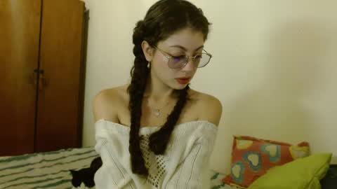 sweetcalm_ online show from May 22, 2026, 3:24 am