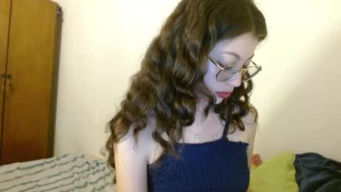 sweetcalm_ online show from May 27, 2026, 3:14 am