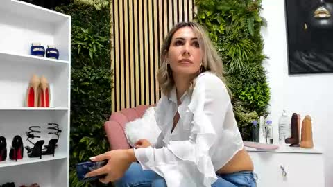 Snapshot of sweetcherry30_ chatting on September 17, 2025, 6:15 am Cherry online show from September 17, 2025, 6:15 am