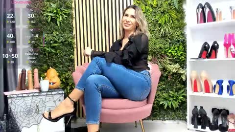 Cherry online show from October 31, 2025, 6:47 am