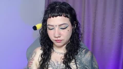       Independent model online show from May 28, 2026, 4:32 am