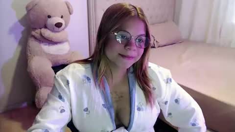 Cristal online show from October 28, 2025, 8:33 pm