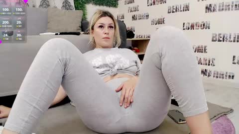 Snapshot of sweetdaiana23 chatting on June 1, 2026, 6:53 pm Daiana Onlyfans - Blonddaiana online show from June 1, 2026, 6:53 pm