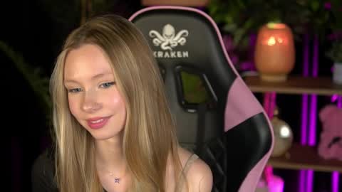 Snapshot of sweetdaisy_me chatting on February 14, 2026, 9:39 am Lina online show from February 14, 2026, 9:39 am