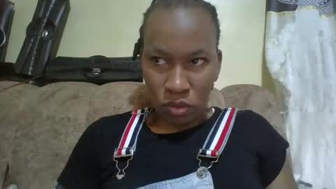 sweetdiva2012 online show from November 23, 2025, 4:45 am