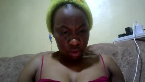 sweetdiva2012 online show from June 21, 2026, 4:37 am