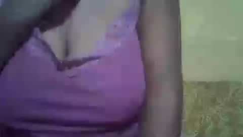 Snapshot of sweetdivah2 chatting on June 18, 2026, 9:47 am divinah online show from June 18, 2026, 9:47 am