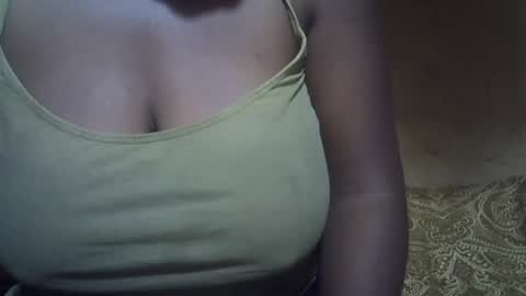 Snapshot of sweetdivah2 chatting on June 21, 2026, 3:25 pm divinah online show from June 21, 2026, 3:25 pm
