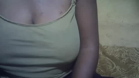 Snapshot of sweetdivah2 chatting on July 25, 2026, 8:34 am divinah online show from July 25, 2026, 8:34 am