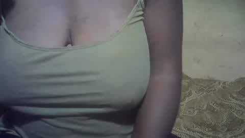 Snapshot of sweetdivah2 chatting on August 1, 2026, 7:13 pm divinah online show from August 1, 2026, 7:13 pm
