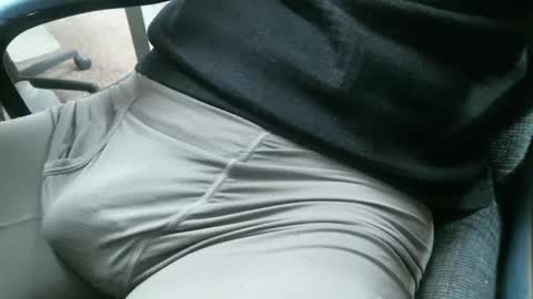 Snapshot of sweetdong chatting on January 31, 2025, 1:23 pm Stick around its a grower online show from January 31, 2025, 1:23 pm