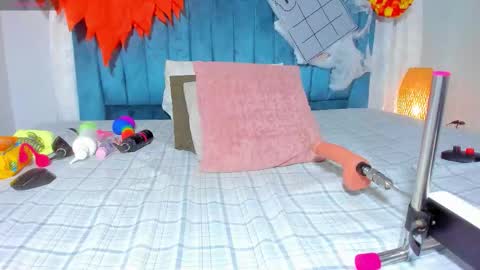 Mia online show from October 28, 2025, 11:47 am