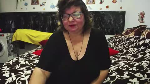 sweetestmilf4you online show from February 27, 2026, 8:47 am
