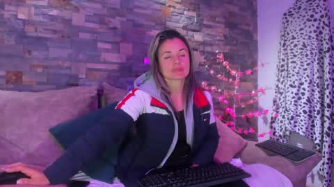 sweef online show from January 29, 2025, 1:37 am