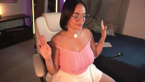 Snapshot of sweetfreckles_ chatting on July 9, 2026, 7:18 pm PECAS 3 online show from July 9, 2026, 7:18 pm