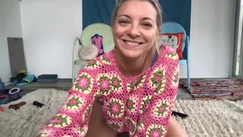 sweetgapeach1 online show from October 9, 2025, 4:05 pm