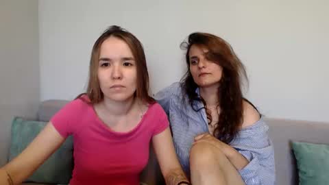 Snapshot of sweetharts69 chatting on June 4, 2026, 9:59 am Alina and Mia online show from June 4, 2026, 9:59 am