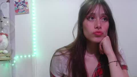 Snapshot of sweethoney22_ chatting on November 10, 2025, 7:18 am Sabrina y Eliot online show from November 10, 2025, 7:18 am