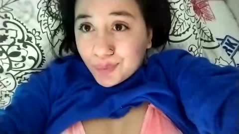 Ana Mara  i cant Make noise My family is here  online show from February 26, 2025, 5:53 am
