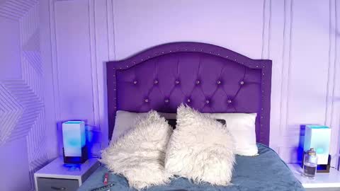 violeta online show from April 14, 2026, 3:12 am