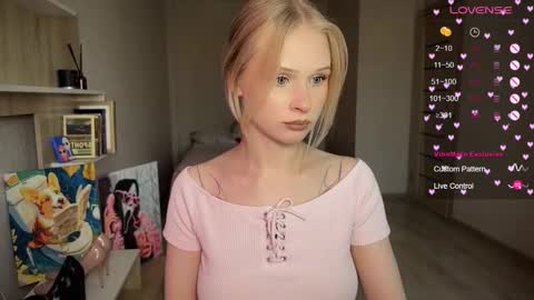 sweetie Lisa3 online show from September 22, 2025, 3:14 pm