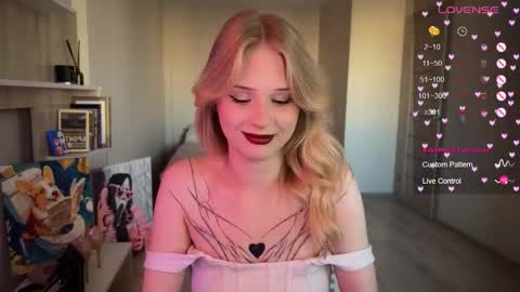 sweetie Lisa3 online show from September 26, 2025, 2:43 pm