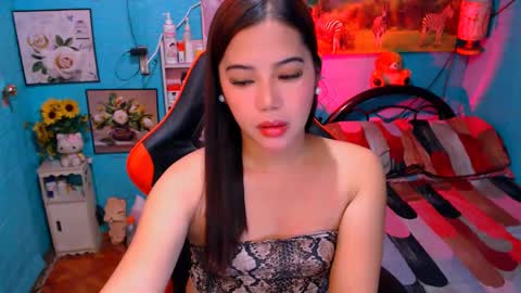 Snapshot of sweetienicole chatting on December 16, 2024, 10:13 pm Nicole online show from December 16, 2024, 10:13 pm