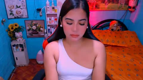 Snapshot of sweetienicole chatting on February 13, 2025, 2:01 am Nicole online show from February 13, 2025, 2:01 am
