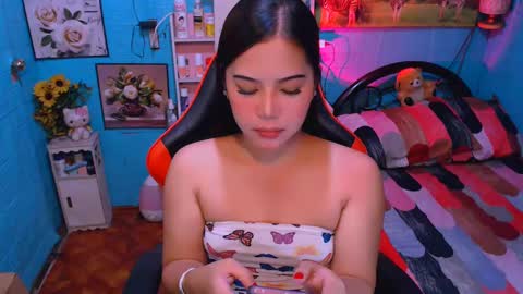 Snapshot of sweetienicole chatting on February 19, 2025, 8:01 am Nicole online show from February 19, 2025, 8:01 am