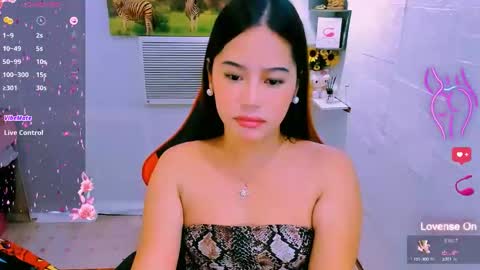 Snapshot of sweetienicole chatting on October 10, 2025, 5:23 pm Nicole online show from October 10, 2025, 5:23 pm