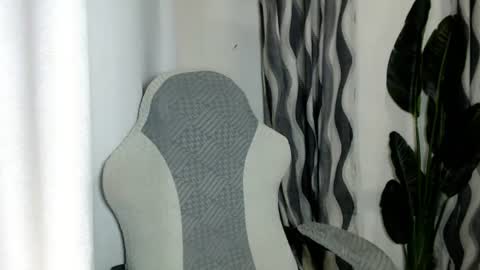 Snapshot of sweetiie_caren chatting on July 14, 2026, 12:11 pm CAREN online show from July 14, 2026, 12:11 pm