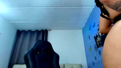 Isabella online show from March 16, 2026, 5:44 am