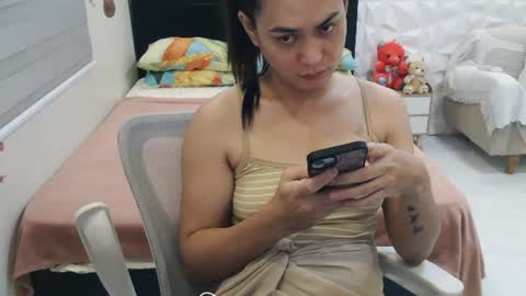 sweetjhenn69 online show from June 18, 2026, 1:06 am