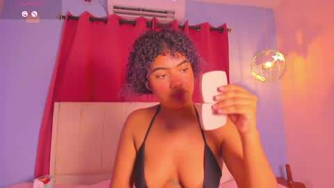 Snapshot of sweetkimmie_ chatting on June 3, 2026, 2:33 pm Isabel online show from June 3, 2026, 2:33 pm