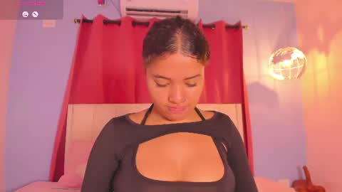 Snapshot of sweetkimmie_ chatting on June 10, 2026, 1:43 pm Isabel online show from June 10, 2026, 1:43 pm