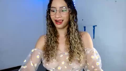 SWEET LATINA online show from May 26, 2026, 11:45 pm