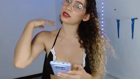 SWEET LATINA online show from August 1, 2026, 12:43 am