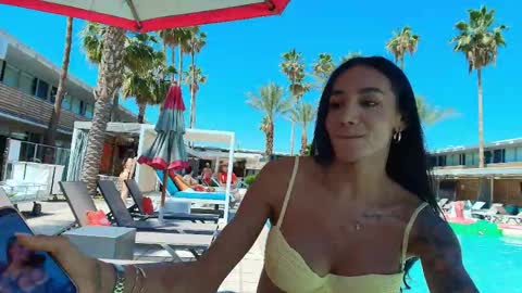 Laura Saenz  Geminis online show from April 20, 2026, 8:43 pm