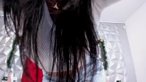 Lauren online show from December 12, 2024, 12:44 pm