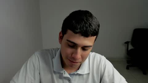 Snapshot of sweetlian_04 chatting on January 15, 2025, 3:43 am Lian online show from January 15, 2025, 3:43 am