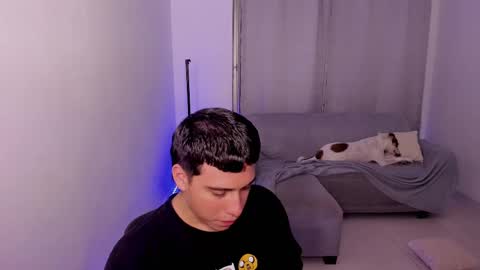 Snapshot of sweetlian_04 chatting on March 4, 2025, 5:00 am Lian online show from March 4, 2025, 5:00 am