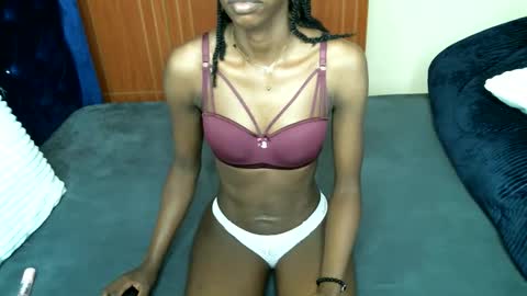 sweetlilly2540 online show from September 12, 2025, 11:32 am