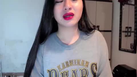 Zoe online show from January 1, 2025, 5:33 pm