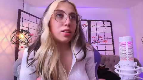 sweetlyundone online show from July 6, 2026, 9:17 am