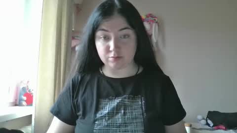 Snapshot of sweetmarylove chatting on January 15, 2025, 8:51 am sweetmarylove online show from January 15, 2025, 8:51 am