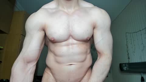 Snapshot of sweetmuscles_boy chatting on January 9, 2025, 3:01 pm Lorenzo online show from January 9, 2025, 3:01 pm