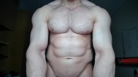 Snapshot of sweetmuscles_boy chatting on February 5, 2025, 5:31 pm Lorenzo online show from February 5, 2025, 5:31 pm
