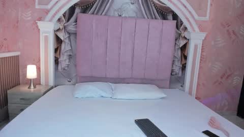 Snapshot of sweetness_siren chatting on February 22, 2026, 4:35 am siren online show from February 22, 2026, 4:35 am